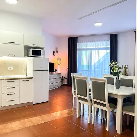 Sunset Mirage Retreat B76 Appartamento Golem (Tirana)