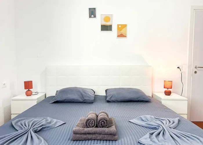 Sunset Mirage Retreat B76 Golem